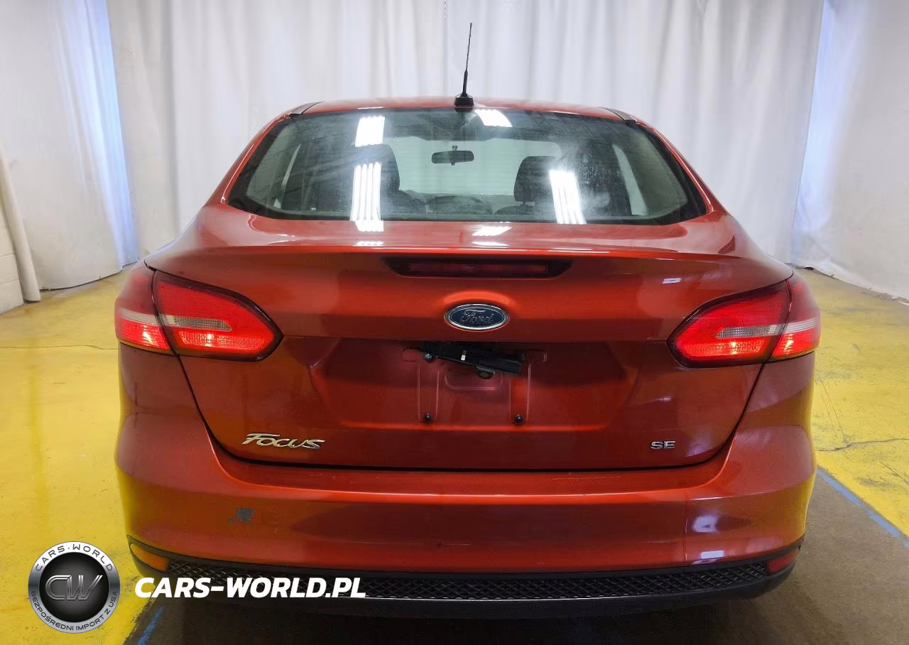 2018 Ford Focus Se VIN:1FADP3F23JL316201 - 6