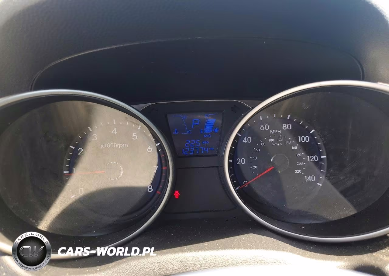 2011 Hyundai Tucson Gls VIN:KM8JUCAC4BU313319 - 9