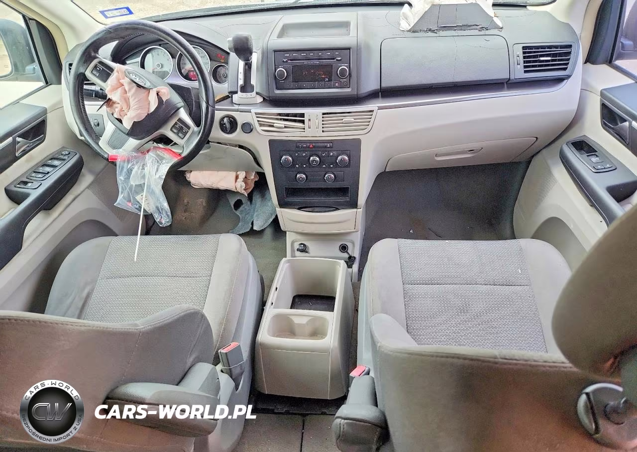 2012 Volkswagen Routan S VIN:2C4RVAAG3CR240373 - 8