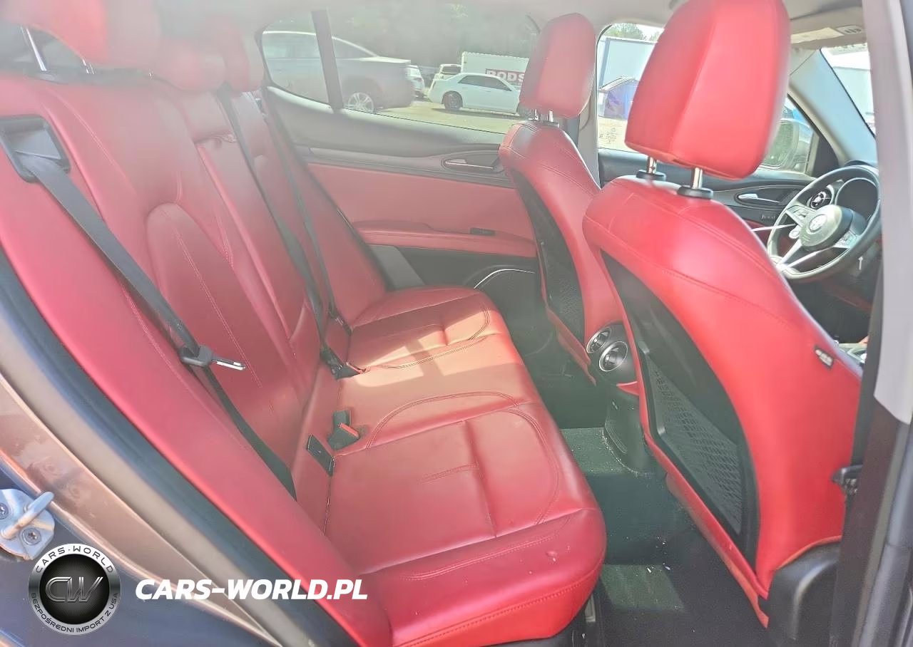 2018 Alfa Romeo Stelvio Ti VIN:ZASFAKBN4J7B93832 - 11