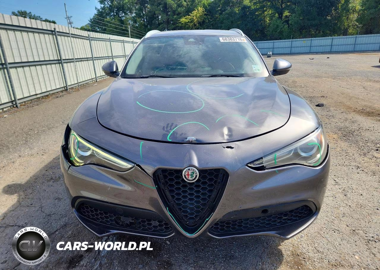 2018 Alfa Romeo Stelvio Ti VIN:ZASFAKBN4J7B93832 - 5