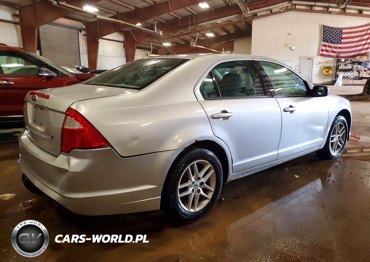 2012 Ford Fusion S VIN:3FAHP0GA6CR334850 - 3