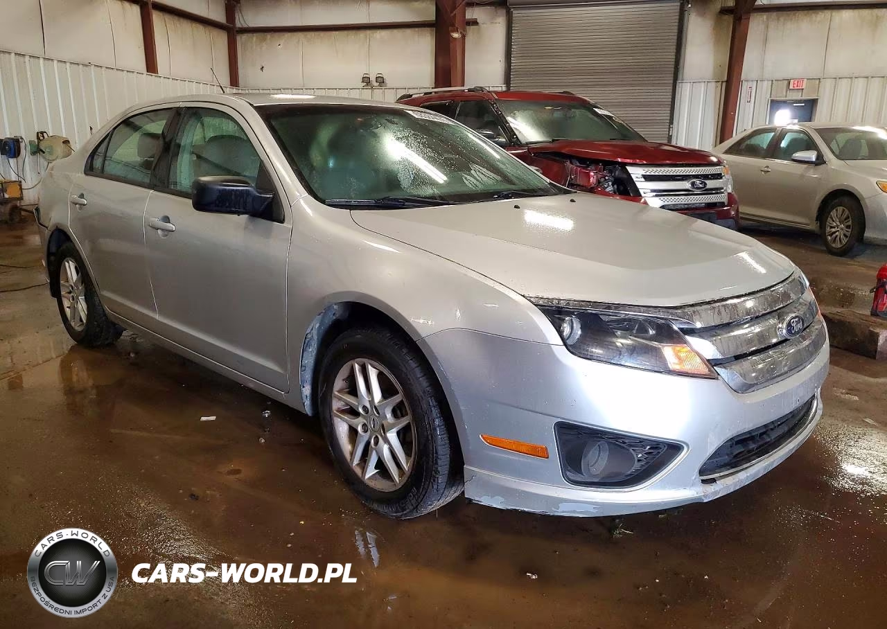 2012 Ford Fusion S VIN:3FAHP0GA6CR334850 - 4