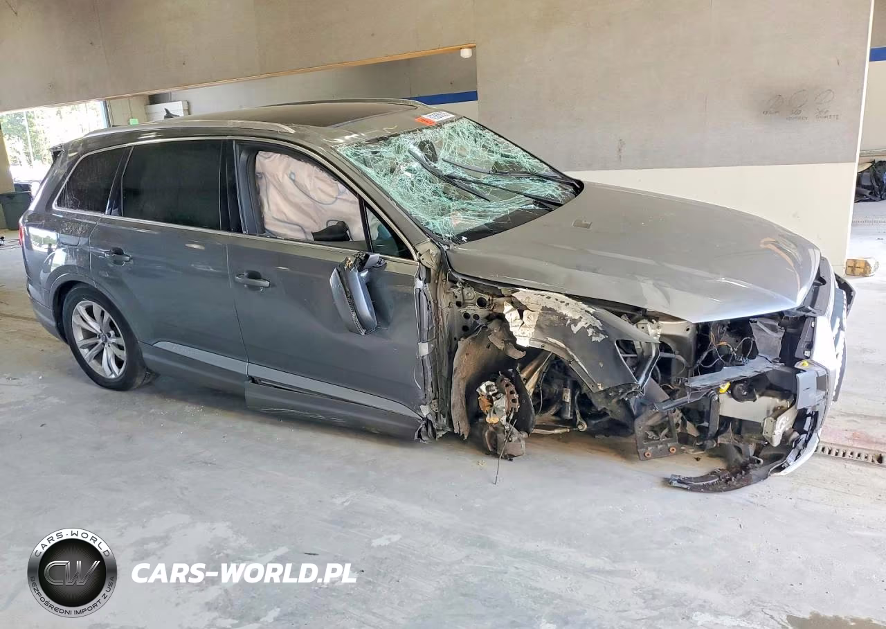 2017 Audi Q7 Premium Plus VIN:WA1LAAF77HD019602 - 4