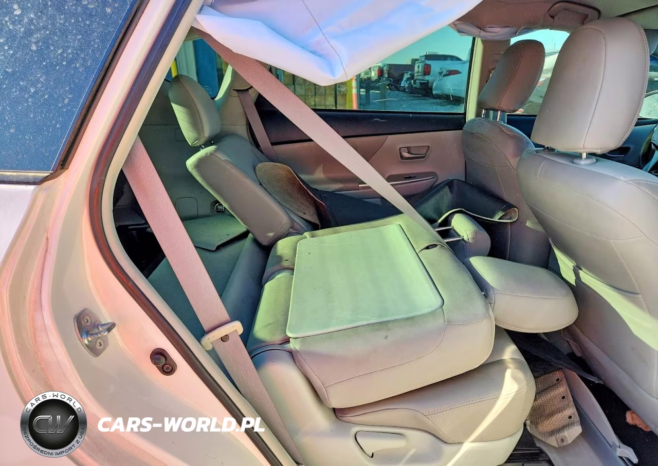 2014 Toyota Prius V Three VIN:JTDZN3EU8E3345787 - 10