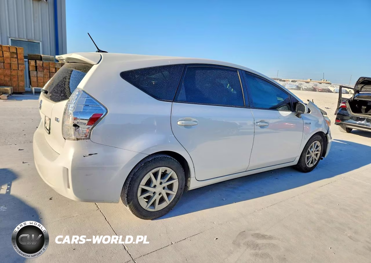 2014 Toyota Prius V Three VIN:JTDZN3EU8E3345787 - 3