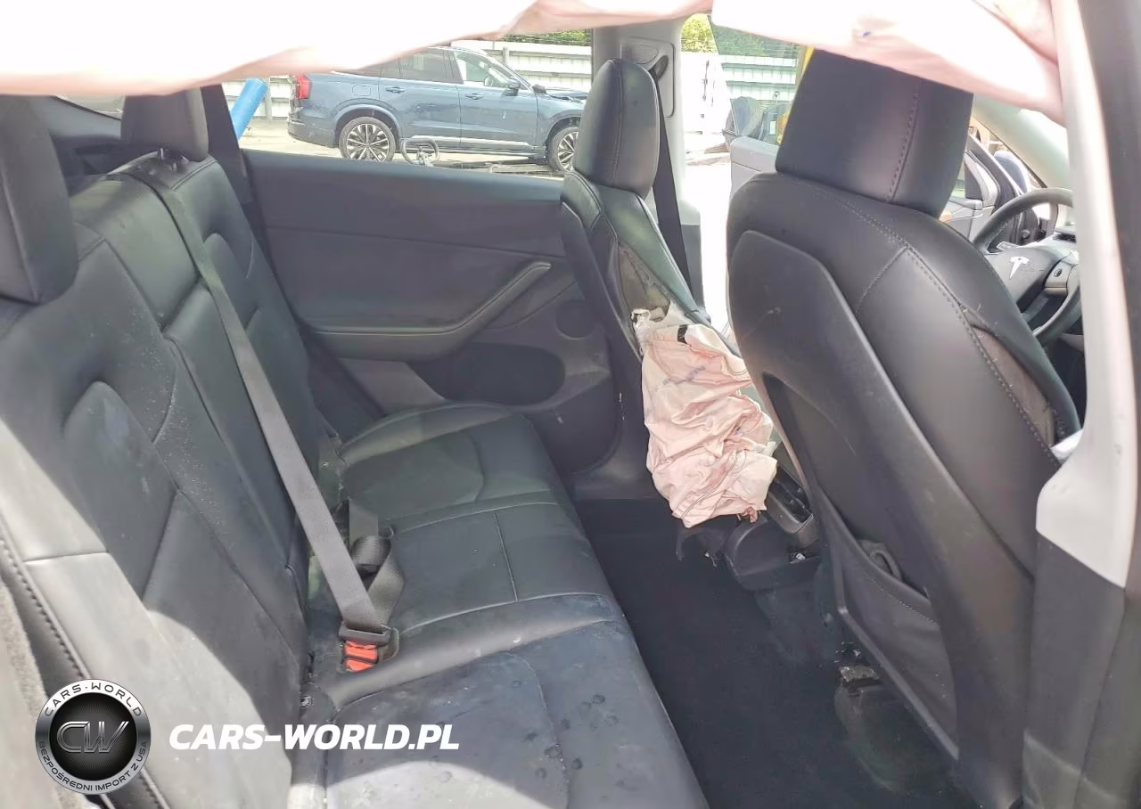 2023 Tesla Model Y VIN:7SAYGDEEXPA197135 - 11