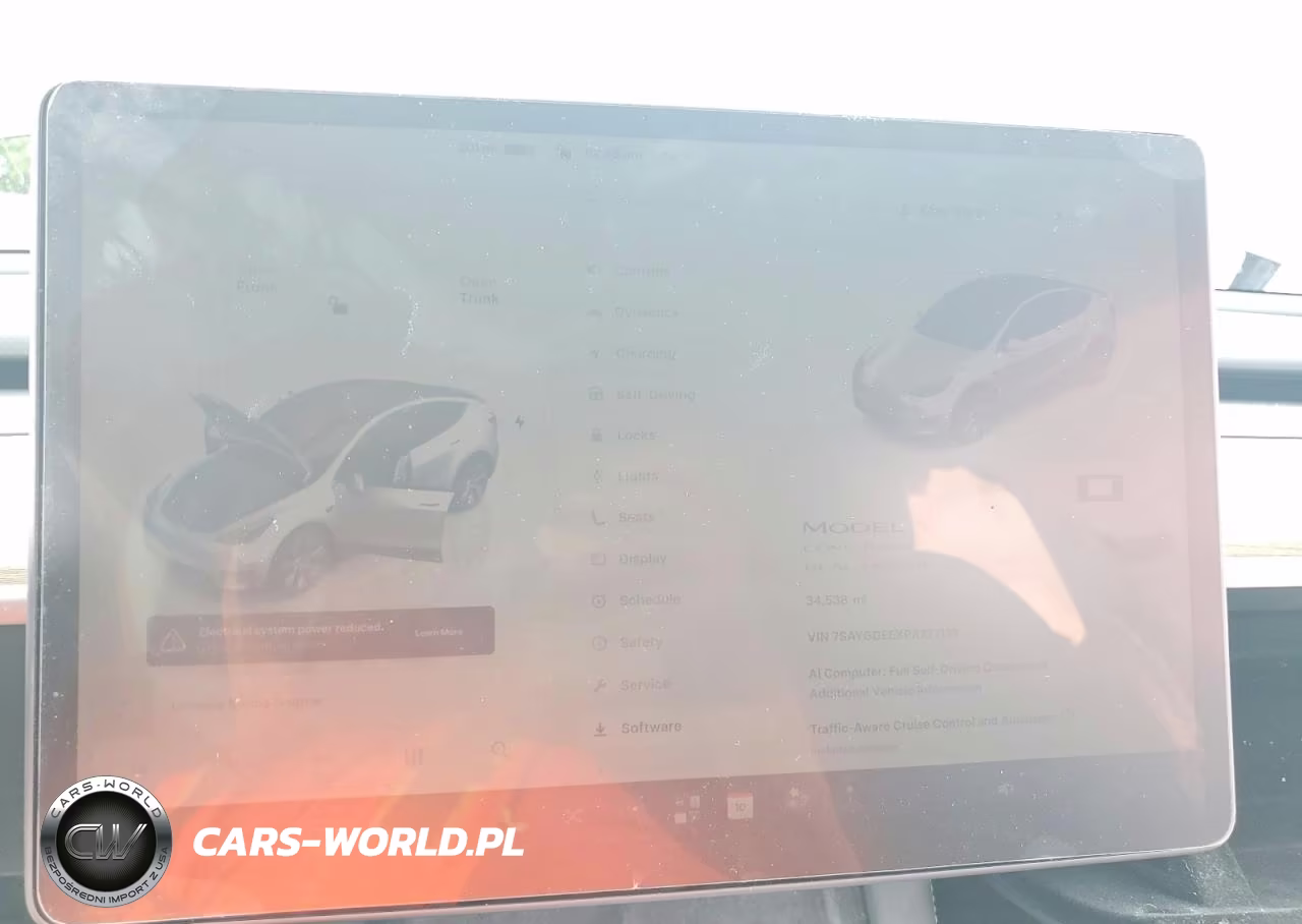 2023 Tesla Model Y VIN:7SAYGDEEXPA197135 - 9
