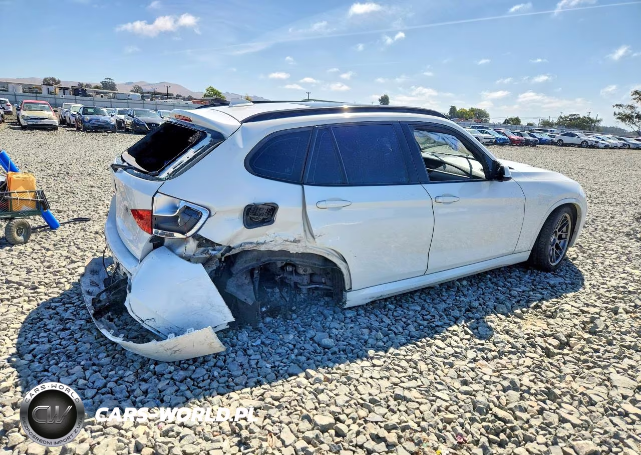 2015 BMW X1 xDrive35I VIN:WBAVM5C57FVV93637 - 3
