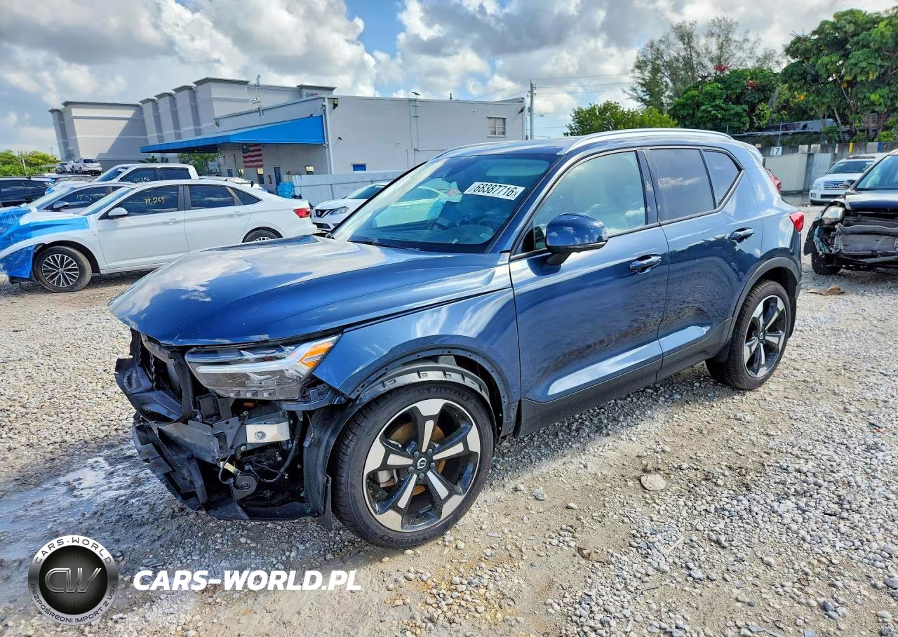 2022 Volvo Xc40 T5 Momentum VIN:YV4162UK8N2645434 - 1