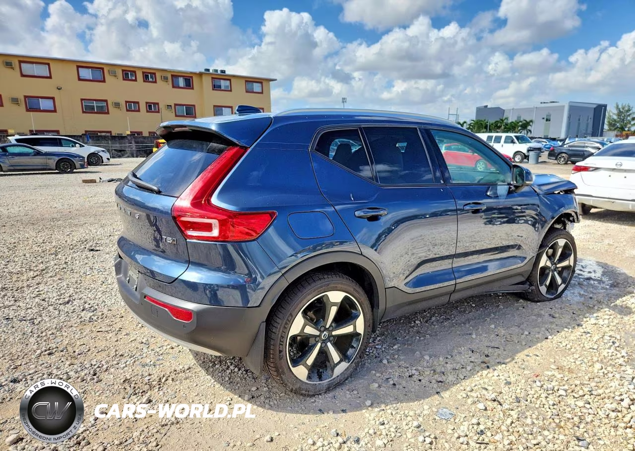 2022 Volvo Xc40 T5 Momentum VIN:YV4162UK8N2645434 - 3