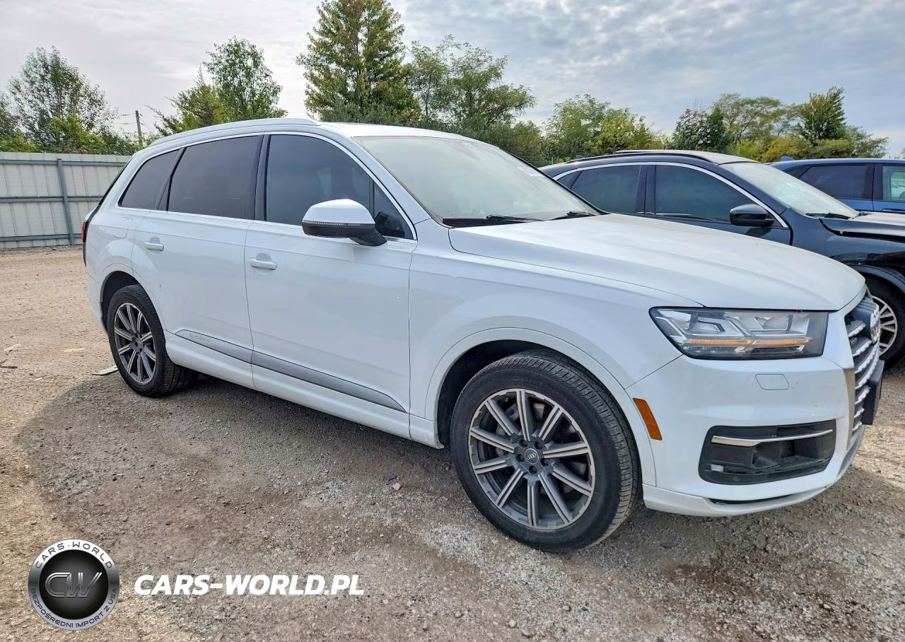 2017 Audi Q7 Premium Plus VIN:WA1LAAF70HD037245 - 4