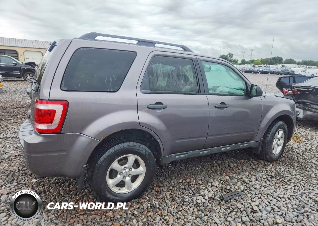 2011 Ford Escape Xlt VIN:1FMCU0D78BKB48540 - 3
