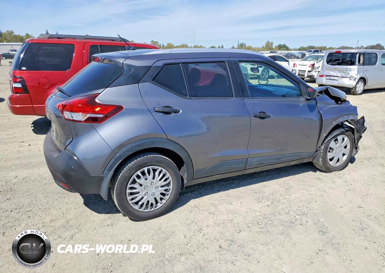 2019 Nissan Kicks S VIN:3N1CP5CU3KL532047 - 3