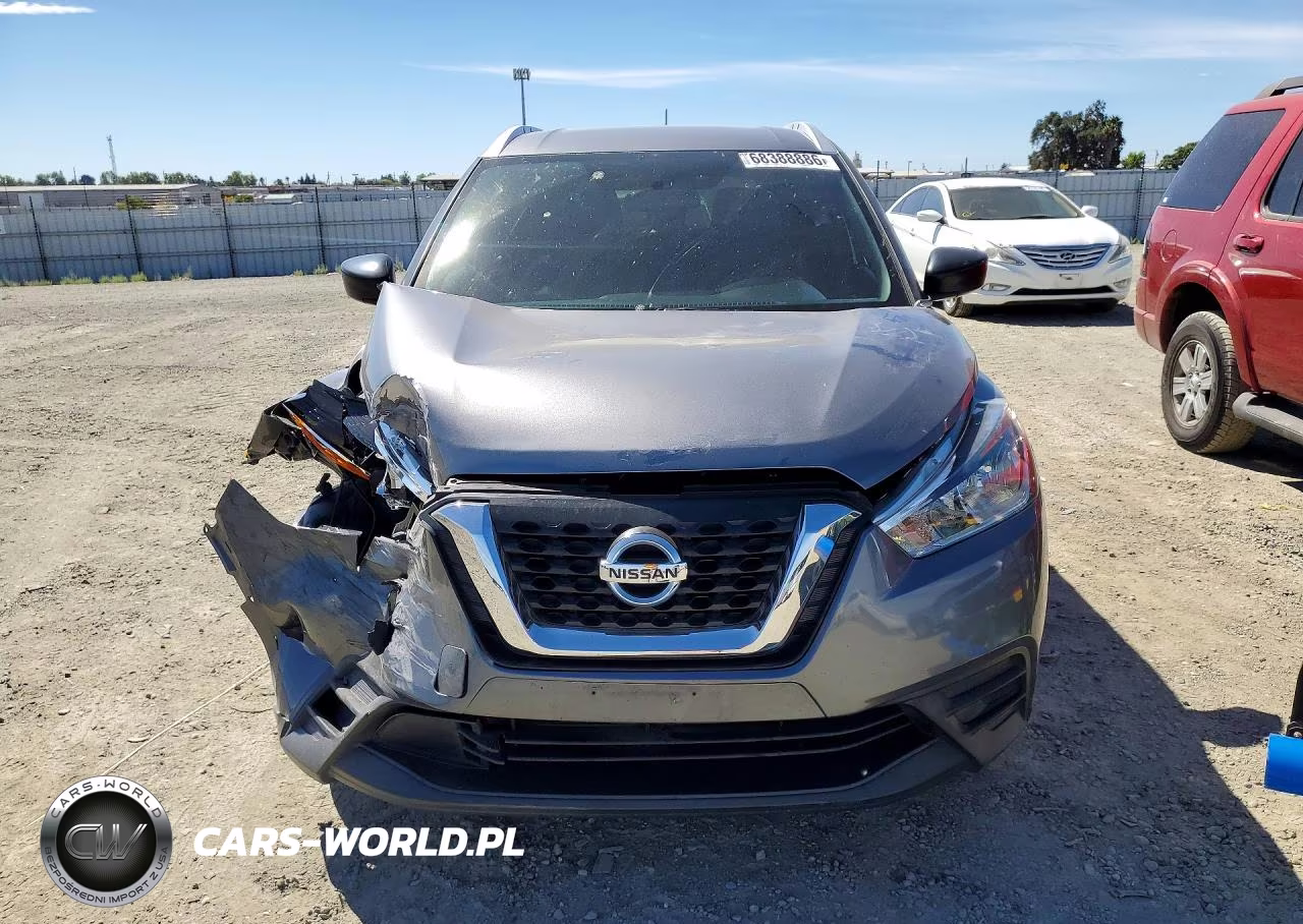 2019 Nissan Kicks S VIN:3N1CP5CU3KL532047 - 5