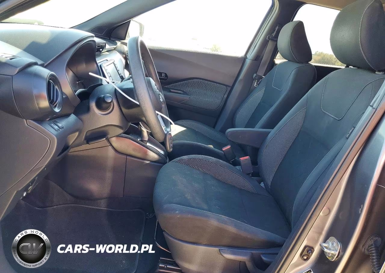 2019 Nissan Kicks S VIN:3N1CP5CU3KL532047 - 7