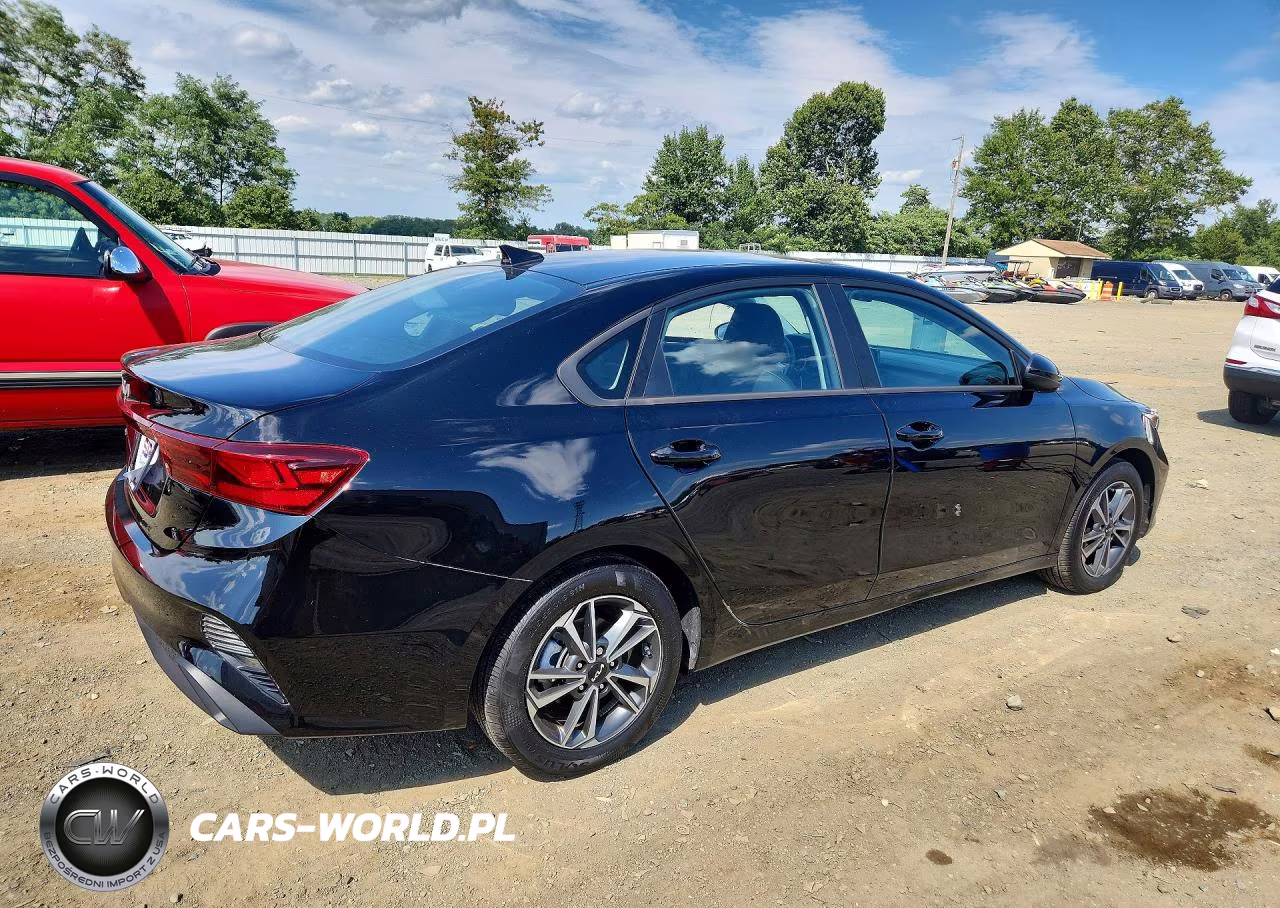 2023 Kia Forte Lxs VIN:3KPF24AD8PE663931 - 3
