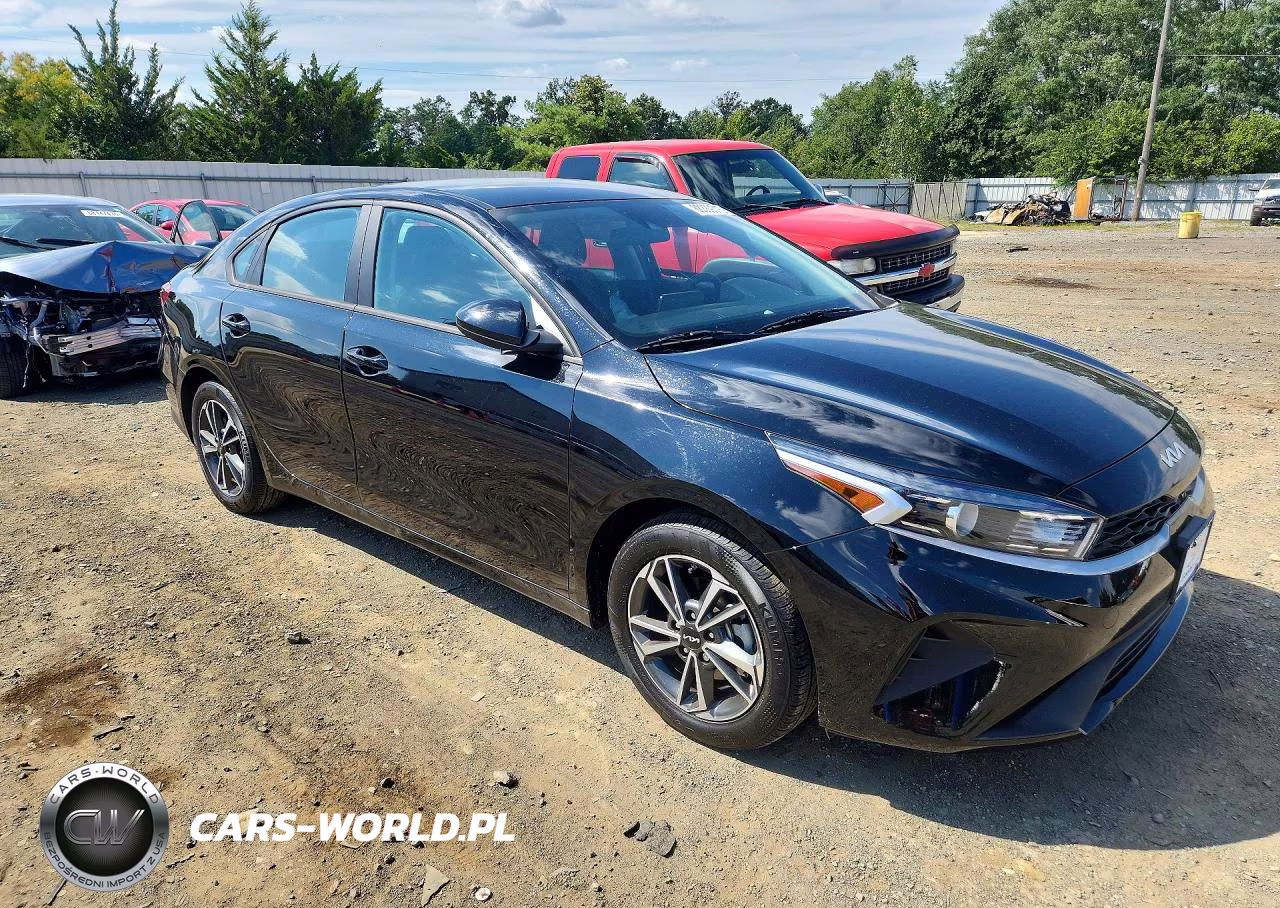 2023 Kia Forte Lxs VIN:3KPF24AD8PE663931 - 4