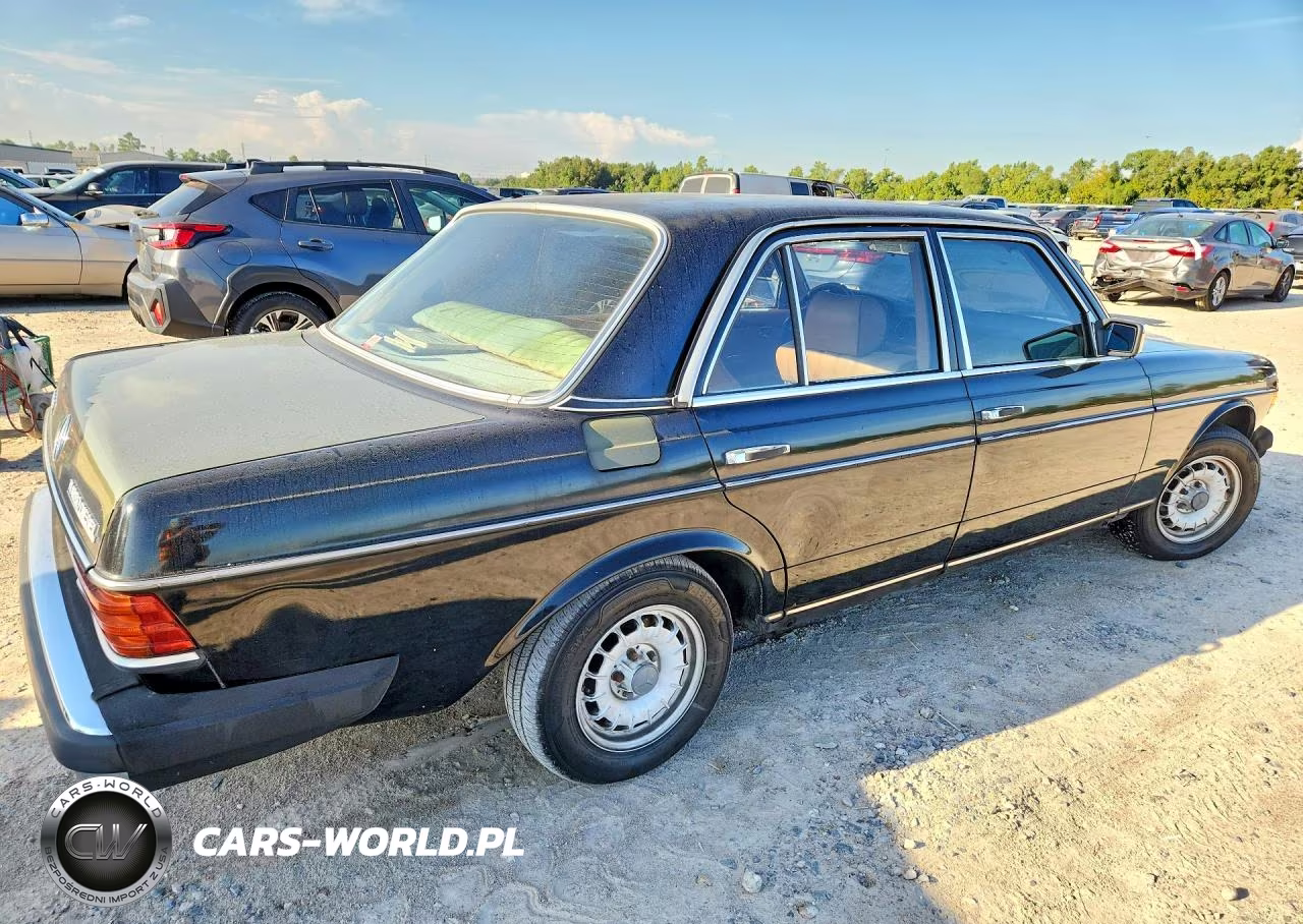 1981 Mercedes-Benz 300 D VIN:WDBAB30A1BB240835 - 3
