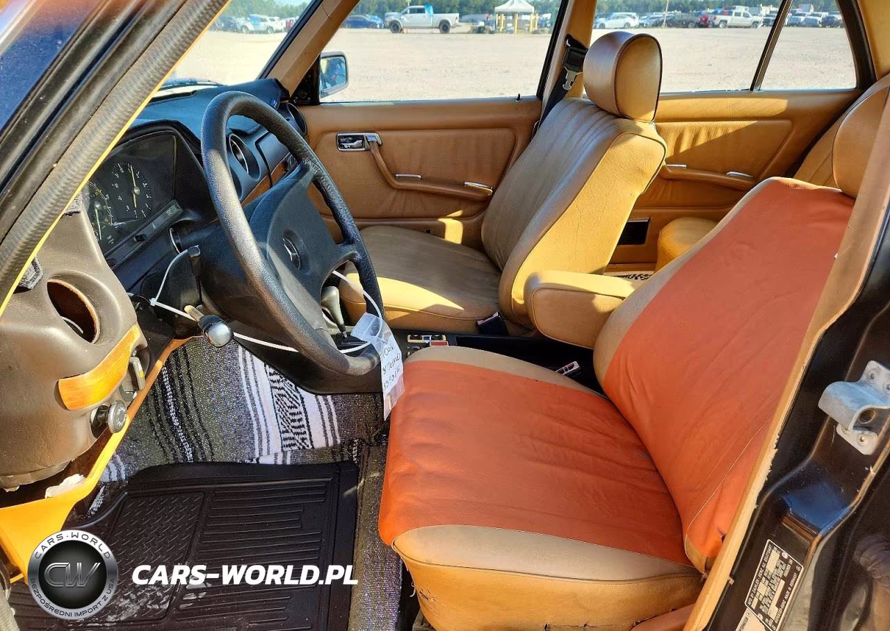 1981 Mercedes-Benz 300 D VIN:WDBAB30A1BB240835 - 7