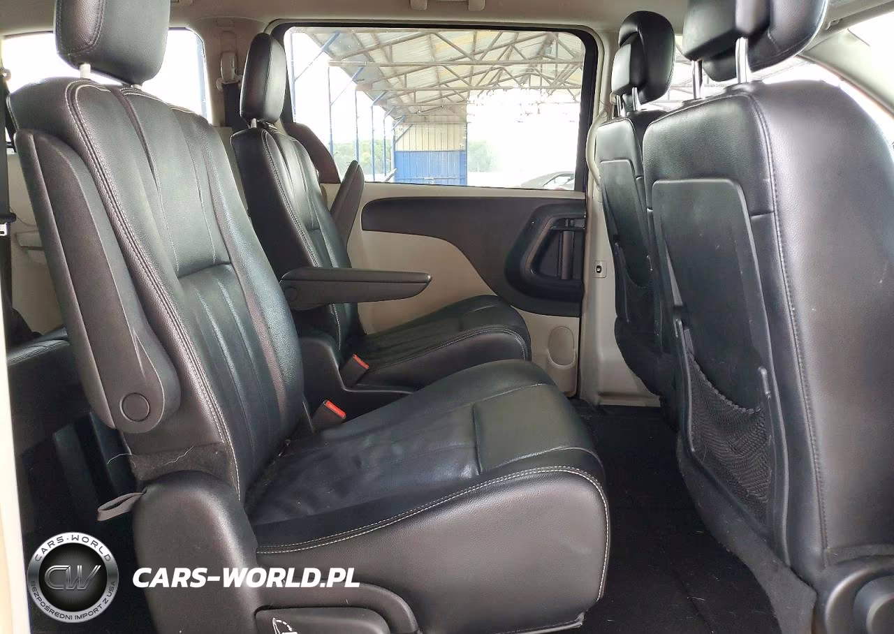 2014 Chrysler Town & Country Touring VIN:2C4RC1BG5ER446253 - 11