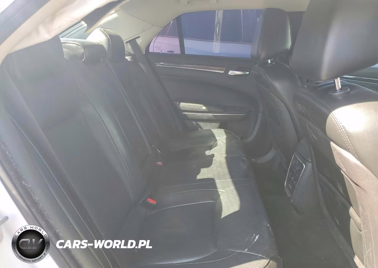 2016 Chrysler 300C VIN:2C3CCAEG2GH298402 - 10