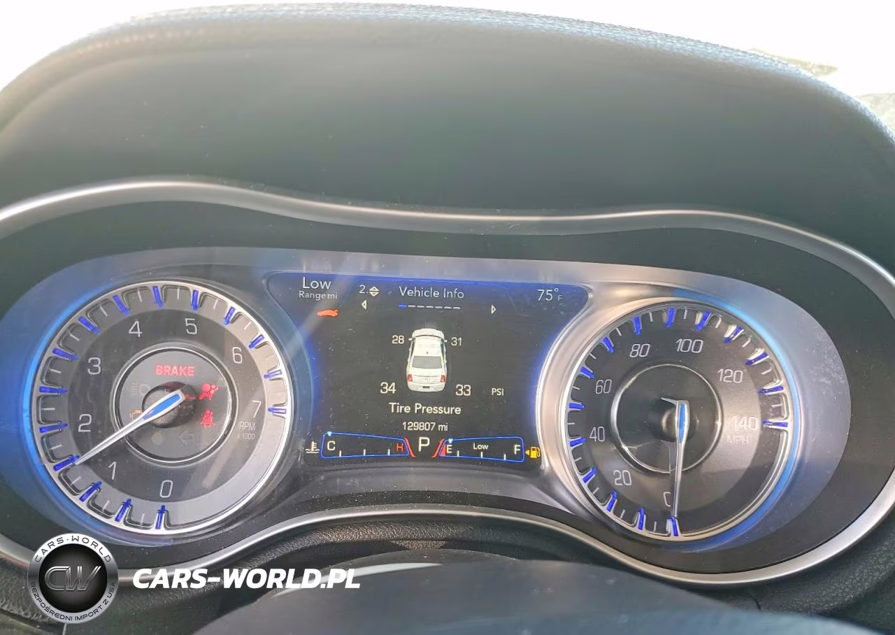 2016 Chrysler 300C VIN:2C3CCAEG2GH298402 - 9