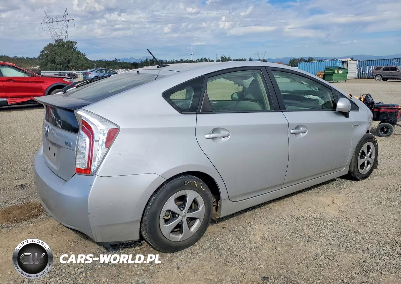 2015 Toyota Prius Four VIN:JTDKN3DU9F0446892 - 3