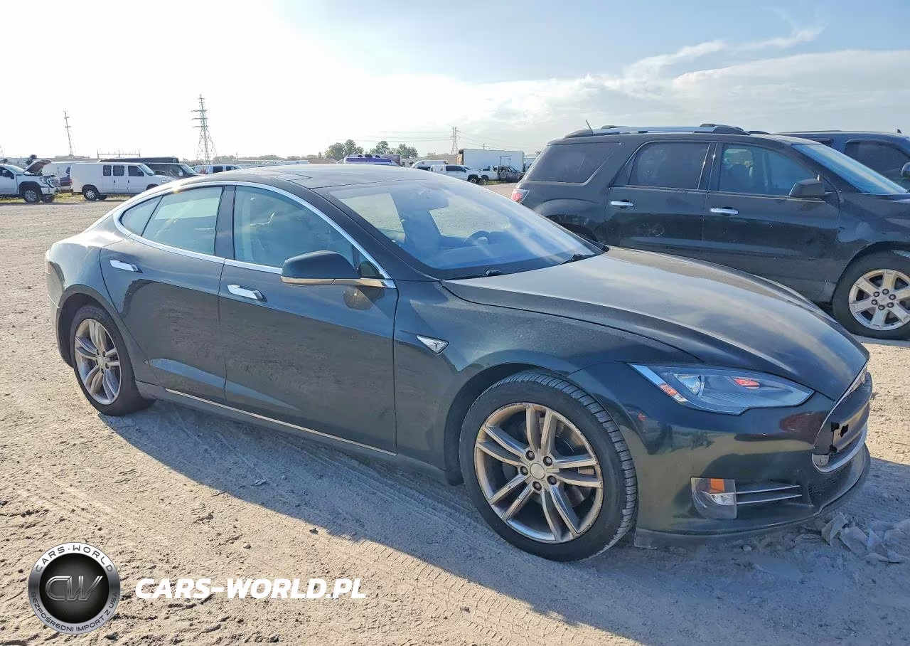 2013 Tesla Model S VIN:5YJSA1CNXDFP09108 - 4