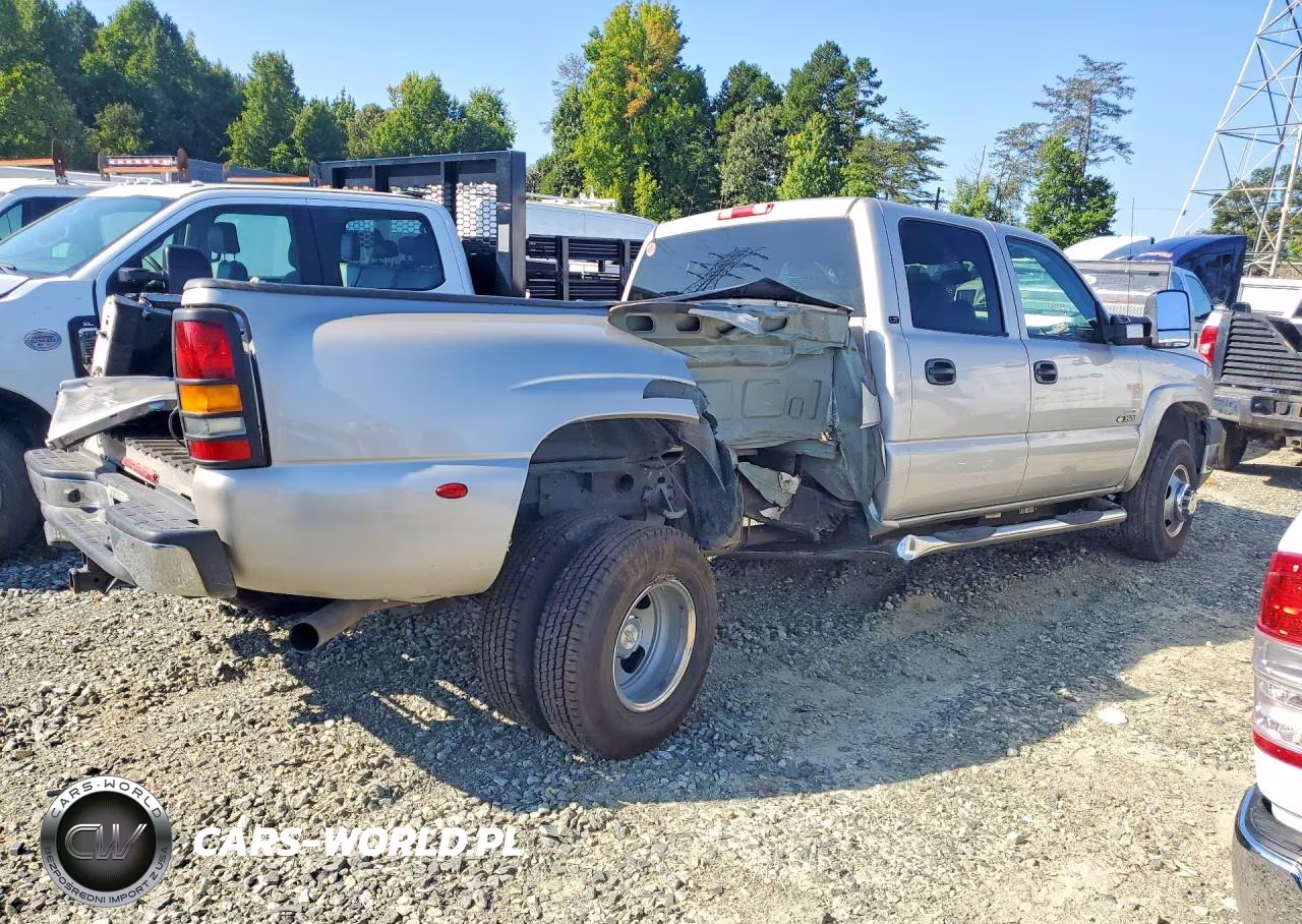 2007 Chevrolet Silverado K3500 VIN:1GCJK33D87F142750 - 3