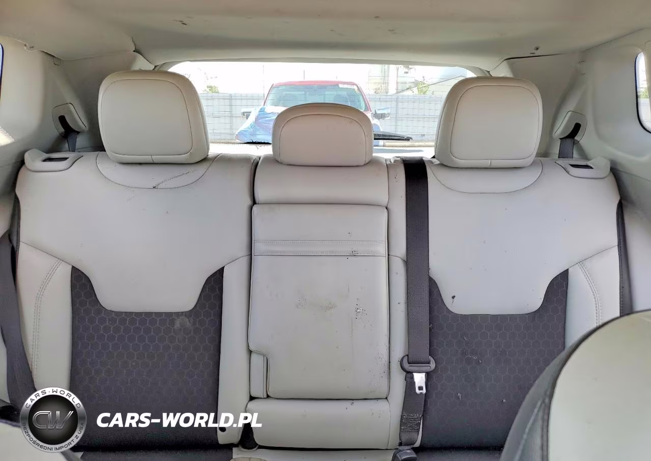 2019 Jeep Compass Latitude VIN:3C4NJCBB2KT685806 - 10