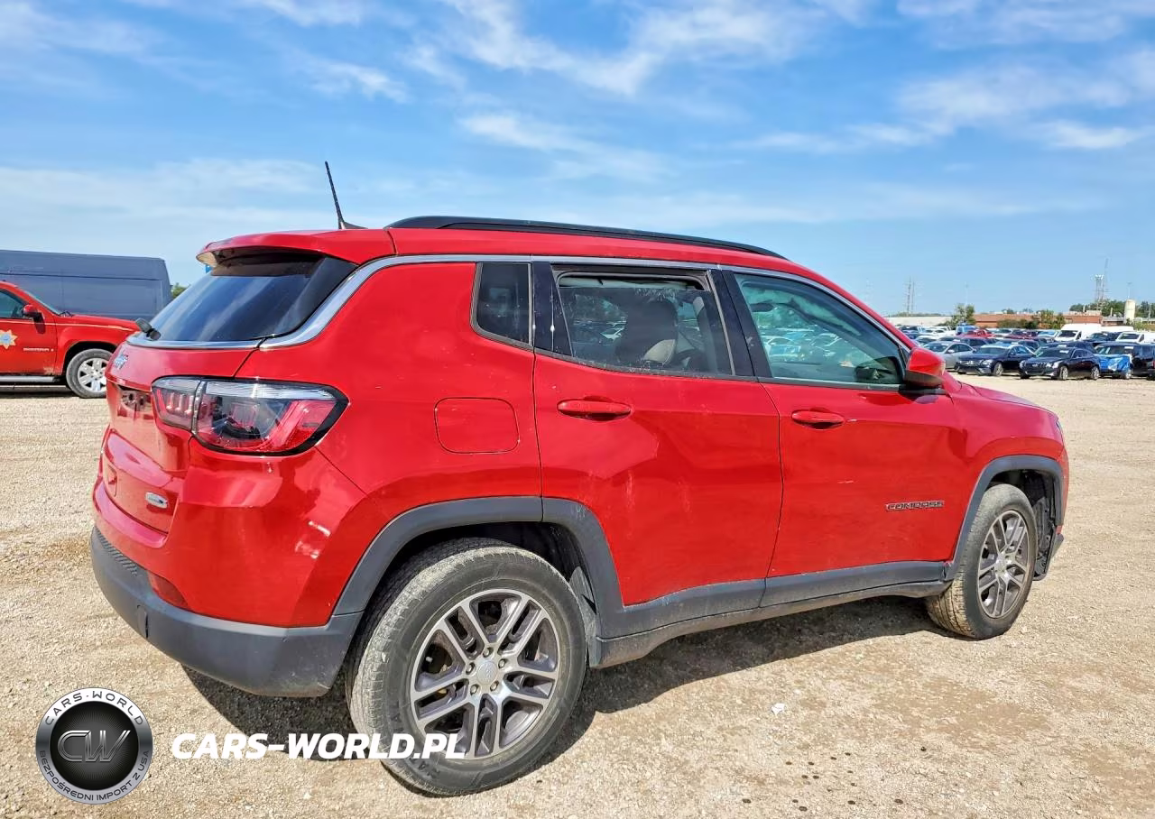 2019 Jeep Compass Latitude VIN:3C4NJCBB2KT685806 - 3