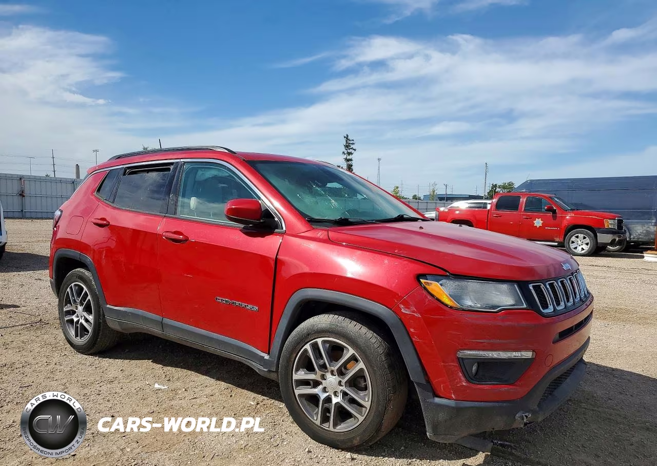 2019 Jeep Compass Latitude VIN:3C4NJCBB2KT685806 - 4