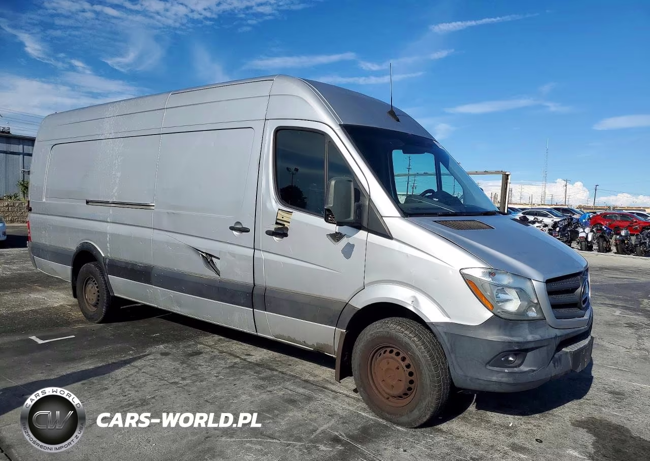 2017 Mercedes-Benz Sprinter 2500 Delivery Van VIN:WD3PE8CD8HP557264 - 4