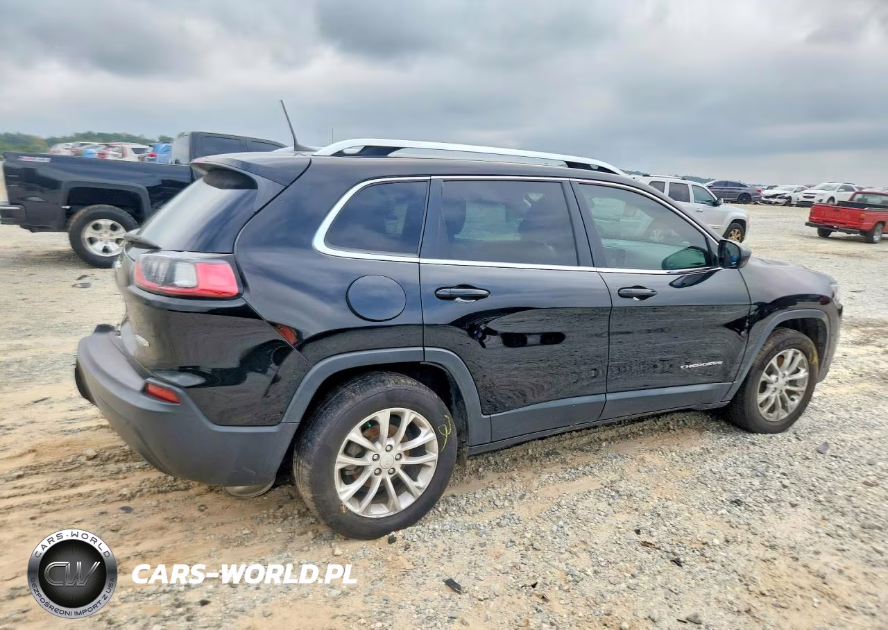 2019 Jeep Cherokee Latitude VIN:1C4PJLCBXKD416417 - 3