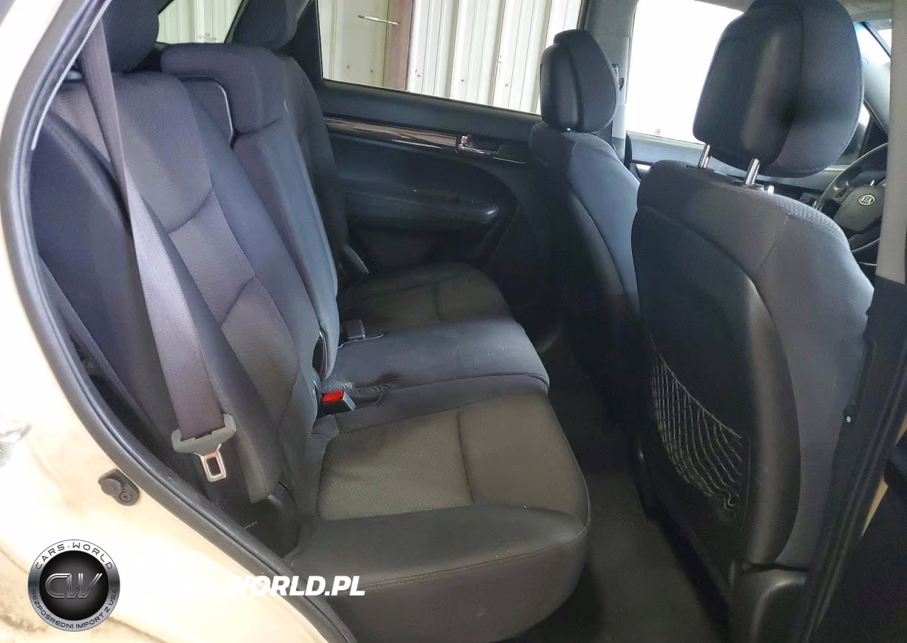 2011 Kia Sorento Lx VIN:5XYKT3A16BG127776 - 11
