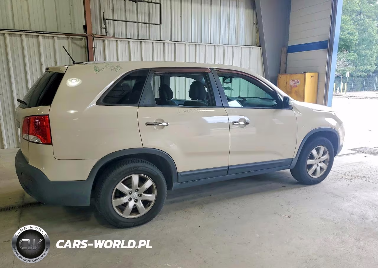 2011 Kia Sorento Lx VIN:5XYKT3A16BG127776 - 3