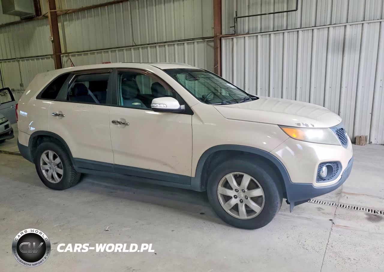 2011 Kia Sorento Lx VIN:5XYKT3A16BG127776 - 4