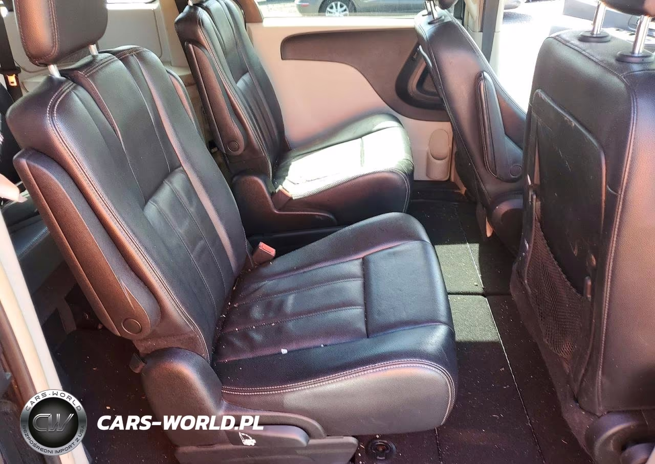 2013 Chrysler Town & Country Touring VIN:2C4RC1BG3DR605933 - 11