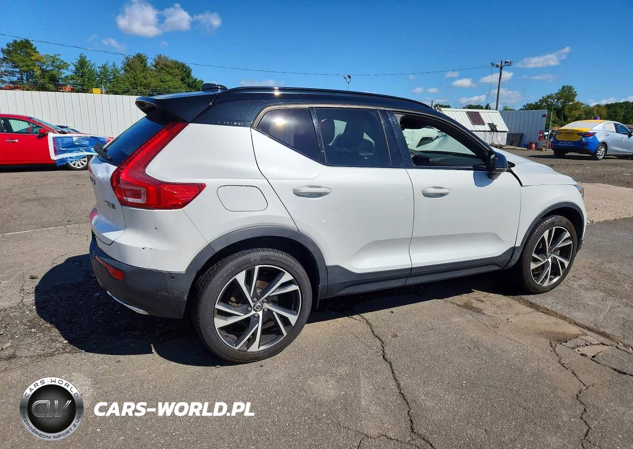 2019 Volvo Xc40 T5 R-Design VIN:YV4162UM8K2091454 - 3