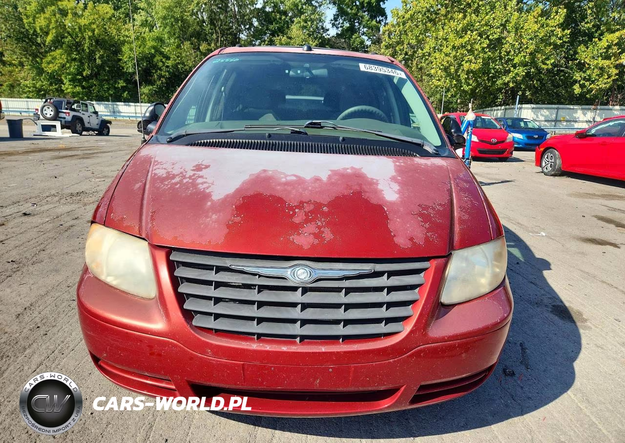 2005 Chrysler Town & Country VIN:1C4GP45R75B399669 - 5