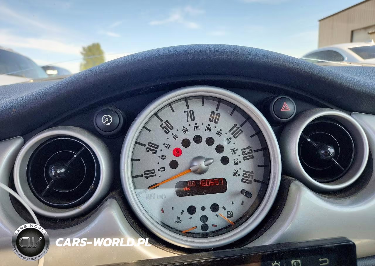 2002 Mini Cooper VIN:WMWRC33422TC38206 - 9