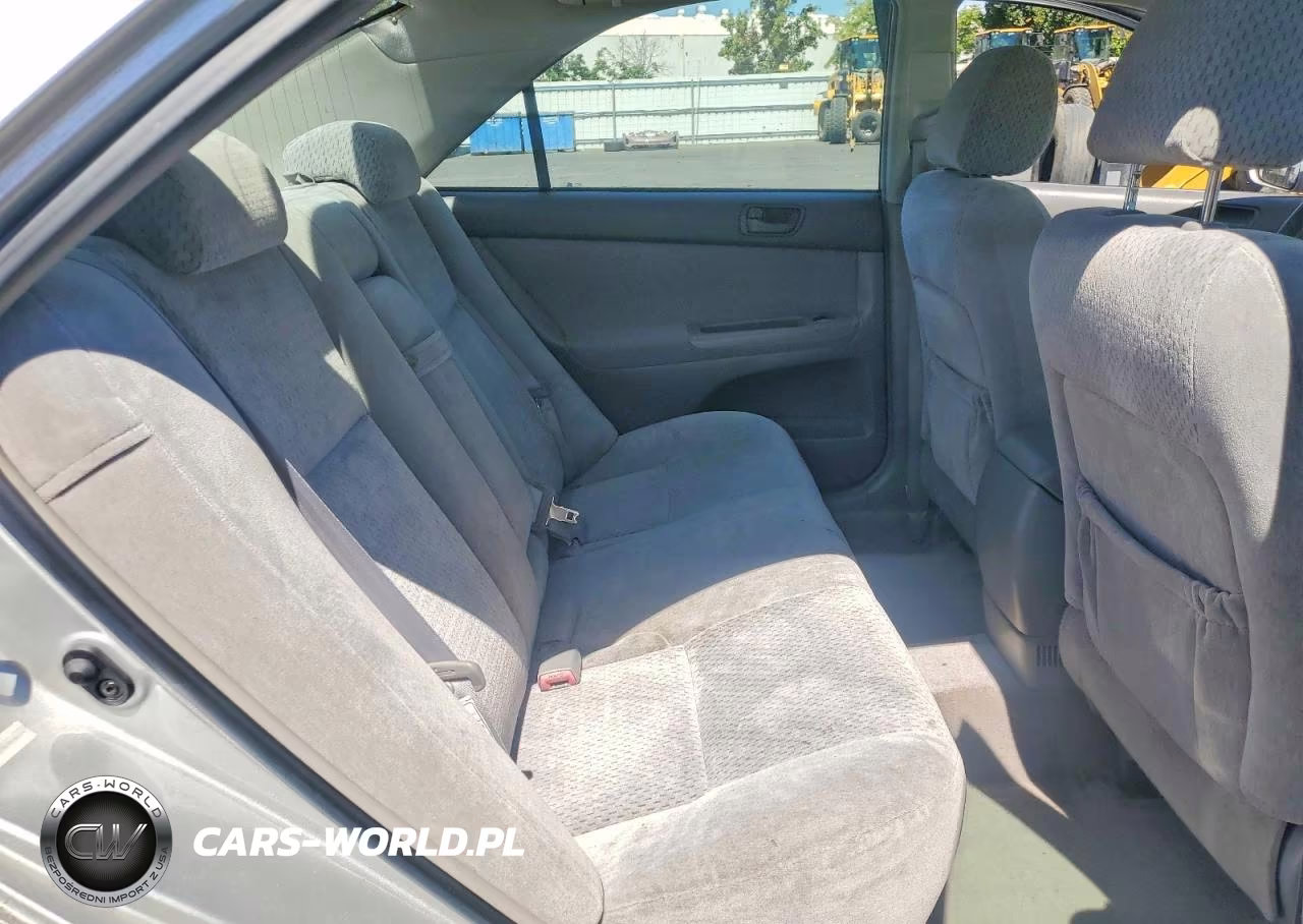 2004 Toyota Camry Le VIN:4T1BE32K74U268614 - 10