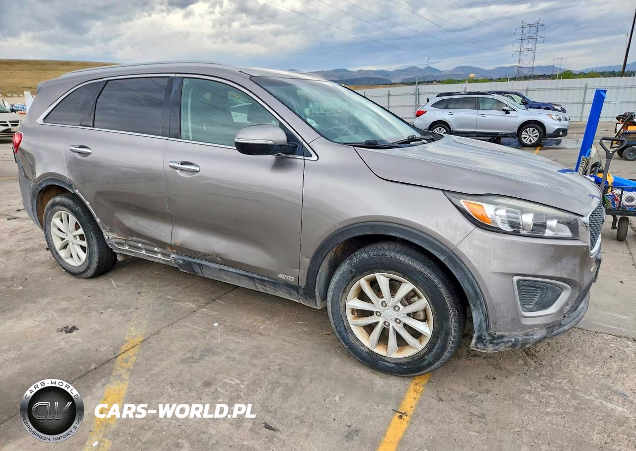 2018 Kia Sorento Lx VIN:5XYPGDA34JG400603 - 4