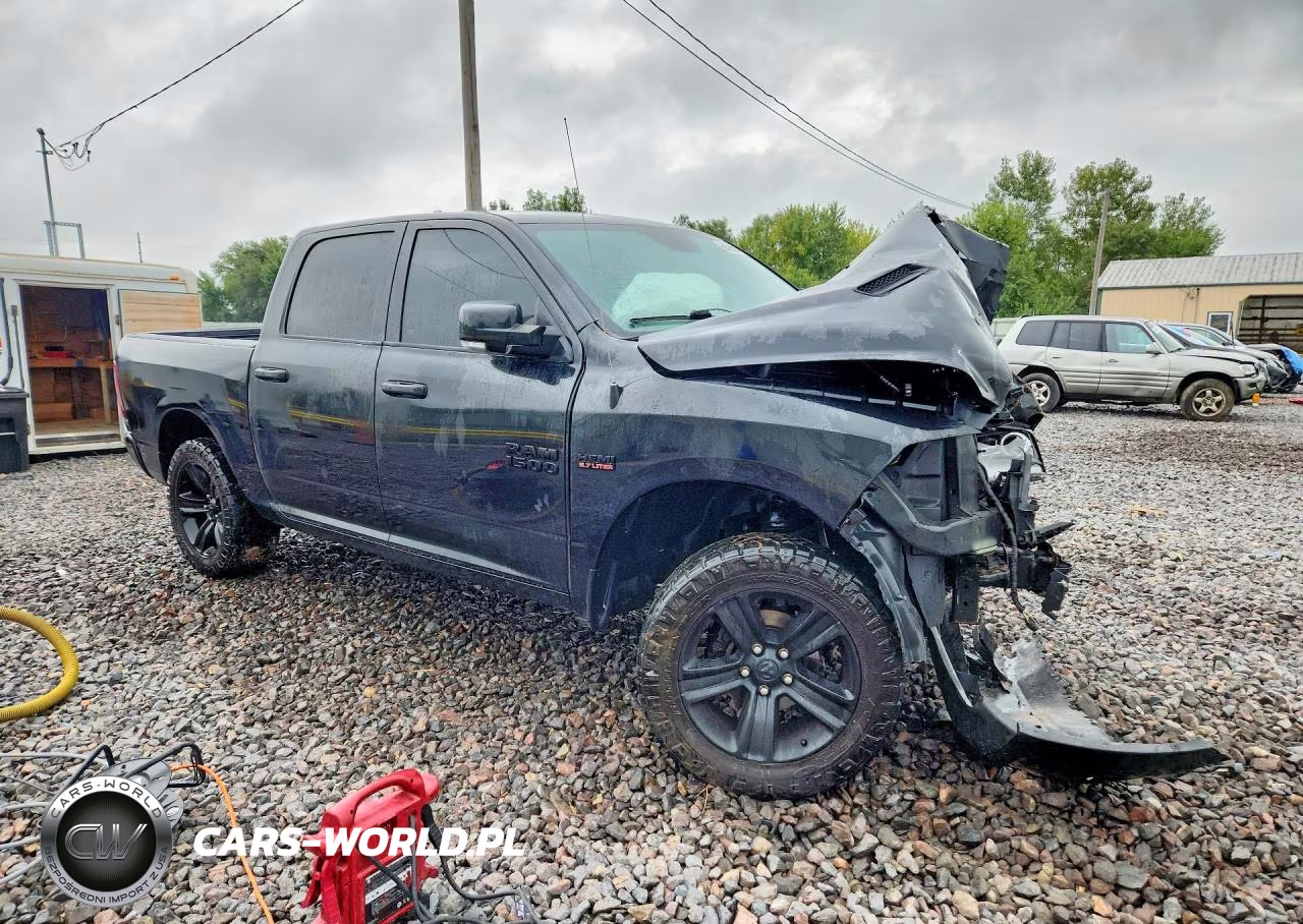 2017 Ram 1500 Sport VIN:1C6RR7MT8HS725377 - 4
