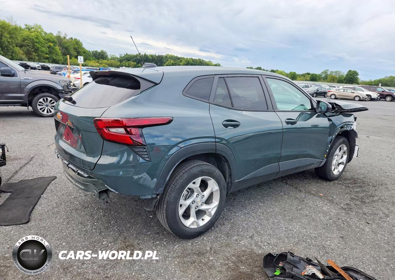 2025 Chevrolet Trax Ls VIN:KL77LFEP3SC050890 - 3