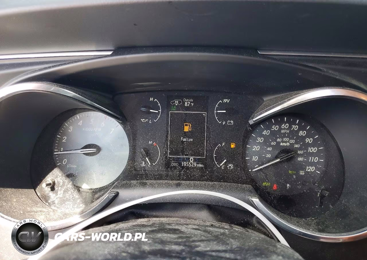2018 Toyota Sequoia Platinum VIN:5TDDY5G1XJS159158 - 9