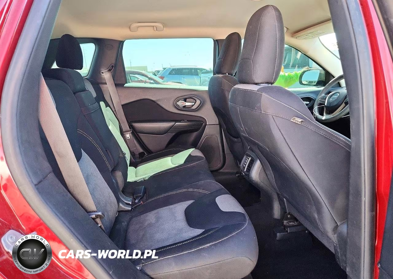 2015 Jeep Cherokee Sport VIN:1C4PJLAB9FW539199 - 11