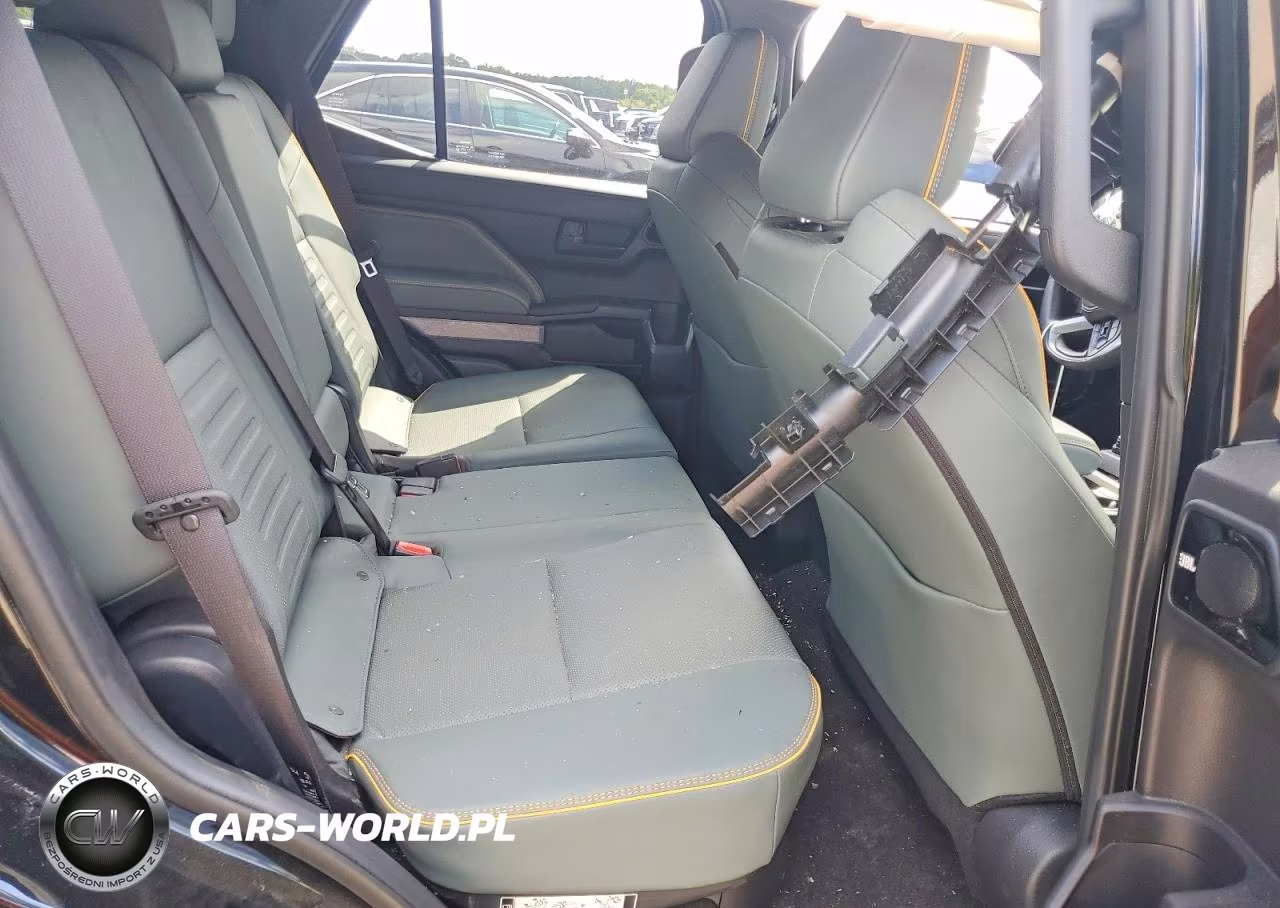 2025 Toyota 4Runner Hybrid Trailhunter VIN:JTEVB5BR5S5017015 - 10