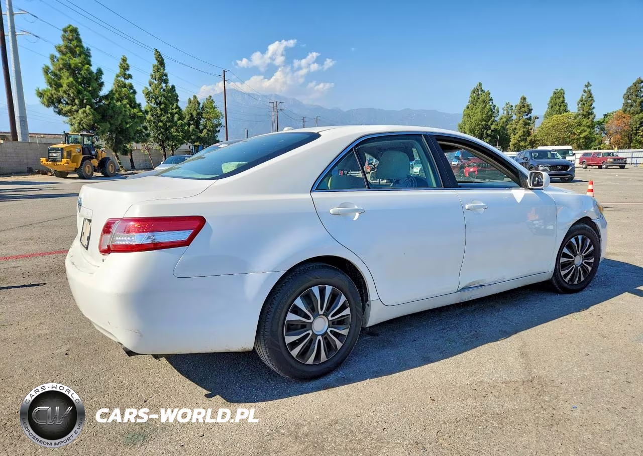 2010 Toyota Camry Le VIN:4T1BF3EK8AU564987 - 3